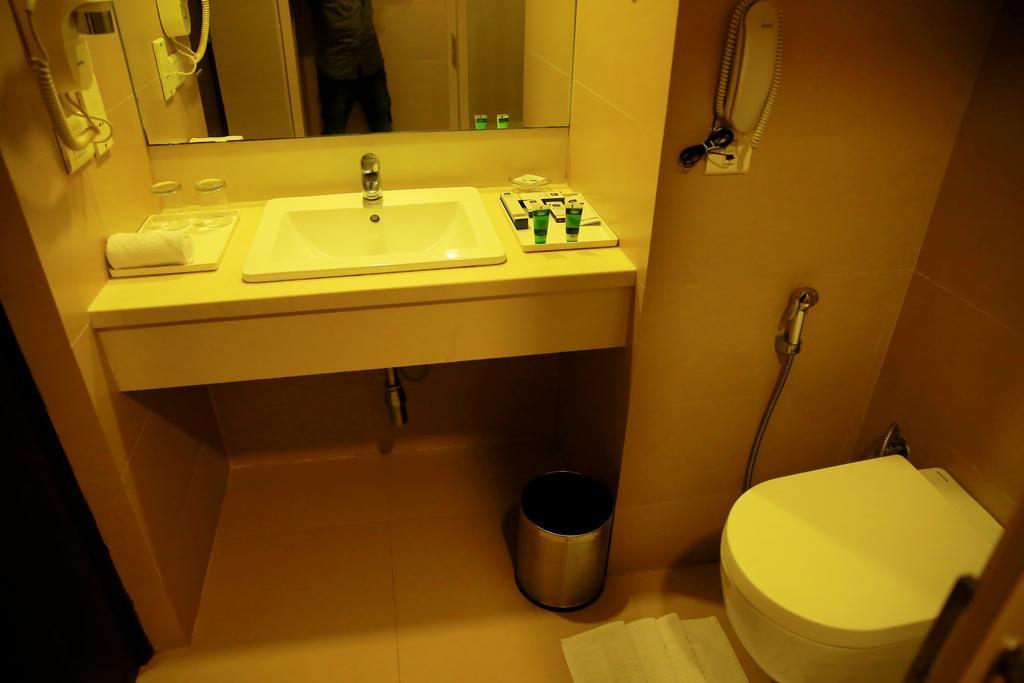Best Western Jubilee Ridge Hyderabad Esterno foto