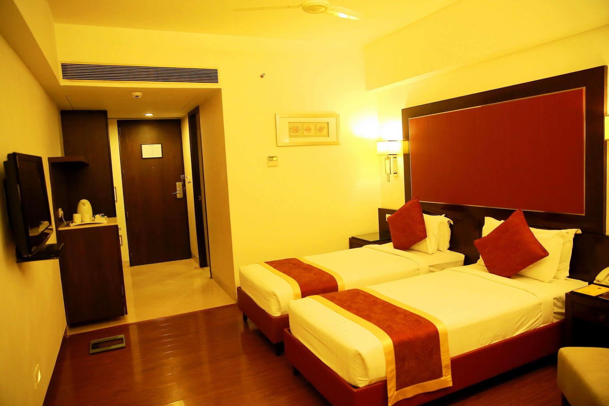 Best Western Jubilee Ridge Hyderabad Esterno foto