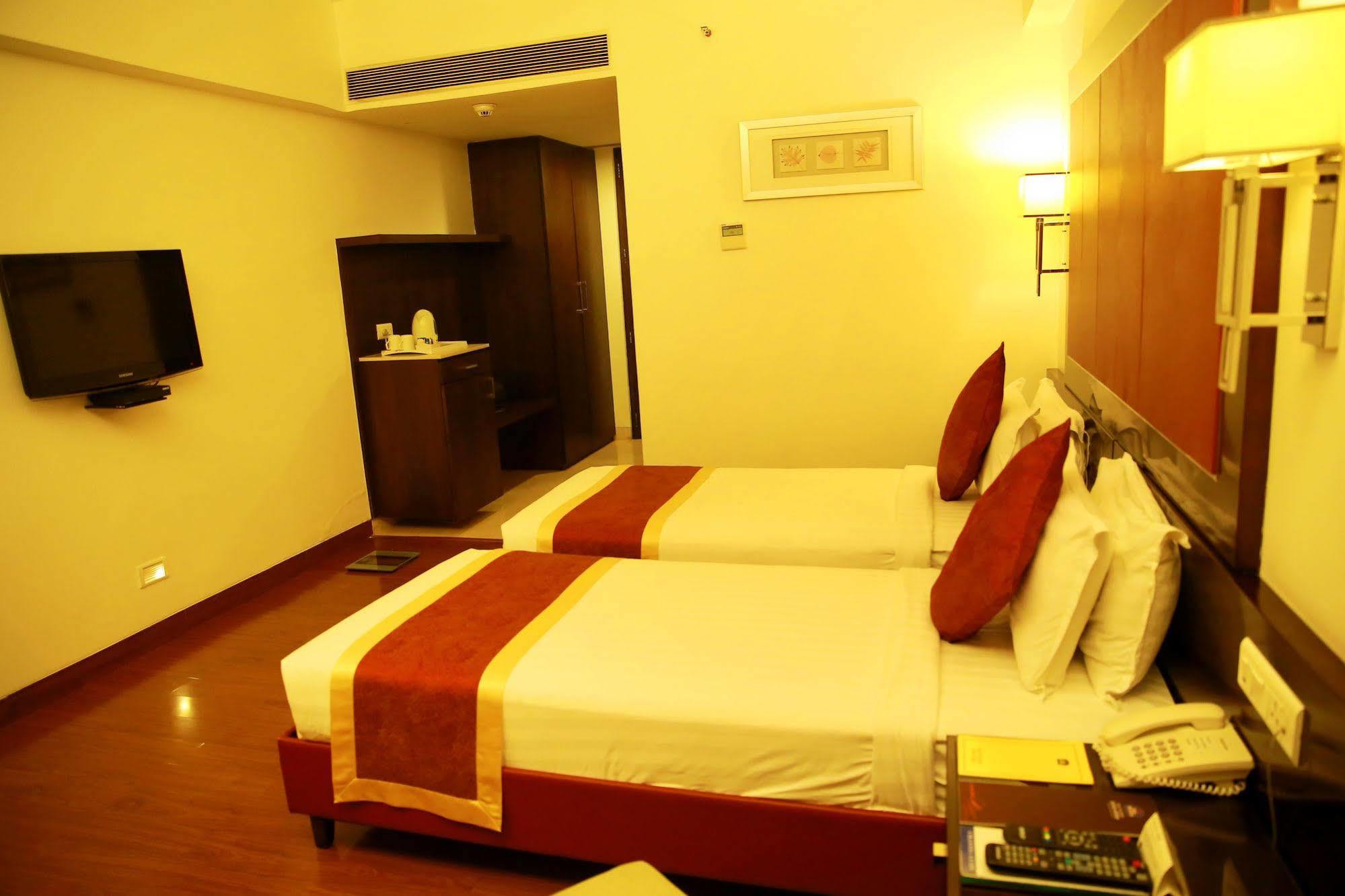 Best Western Jubilee Ridge Hyderabad Esterno foto